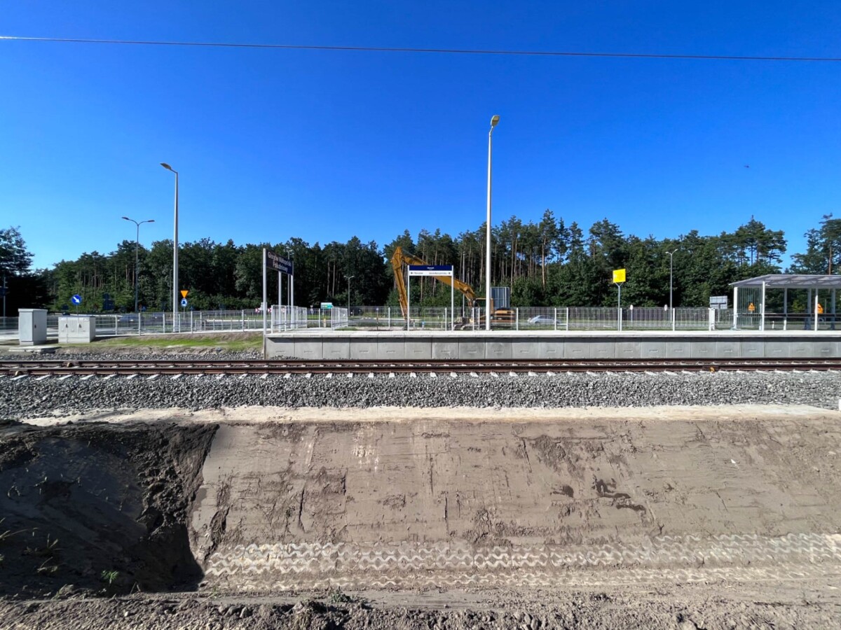 Budowa linii kolejowej z Rzeszowa na lotnisko w Jasionce [sierpień 2023]
